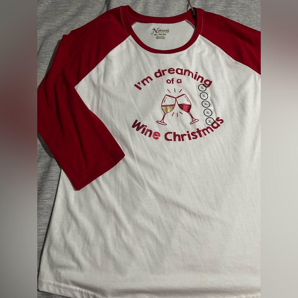 Wine Christmas tee - Picture 2 of 5